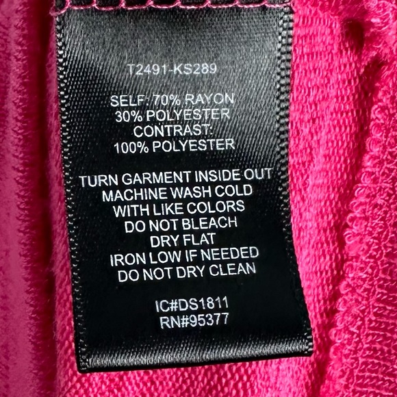 Sanctuary Sweater Size M Dark Pink V-Neck Long Sleeves Lightweight - Picture 12 of 12